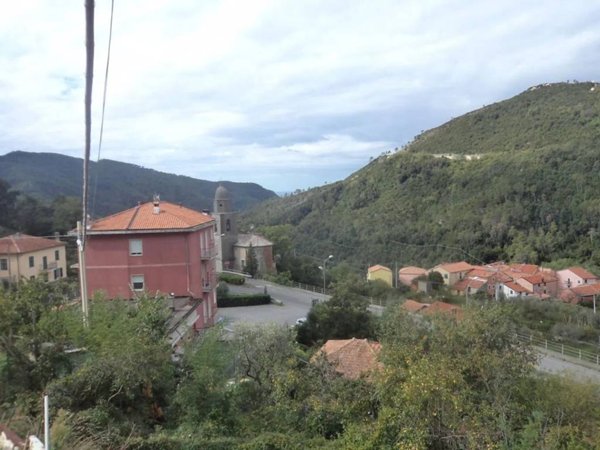 casa indipendente in vendita a Deiva Marina in zona Piazza