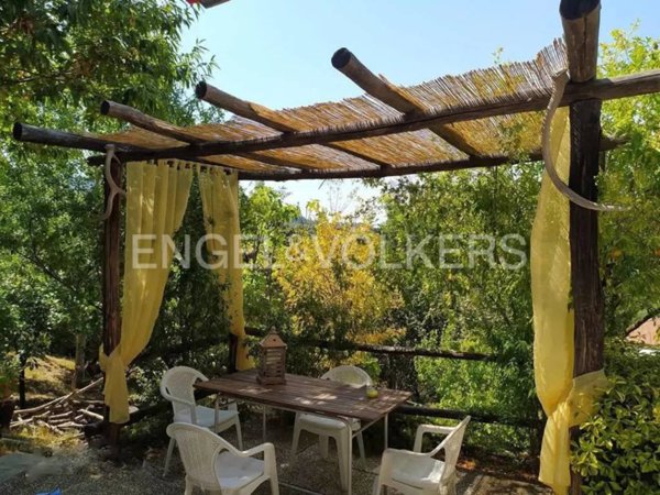 casa indipendente in vendita a Deiva Marina in zona Piazza