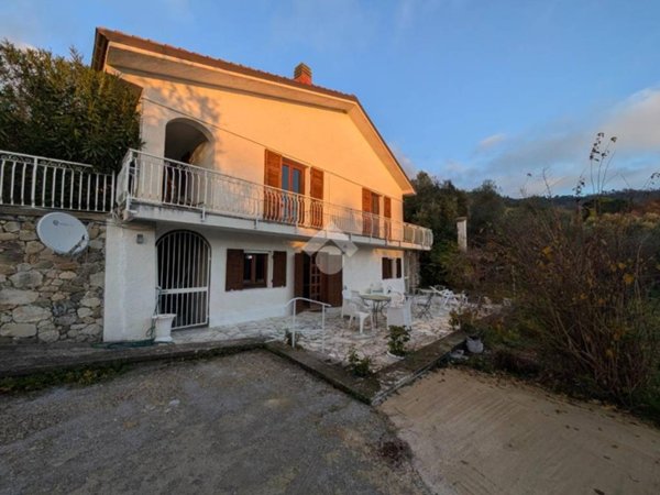 appartamento in vendita a Deiva Marina in zona Piazza