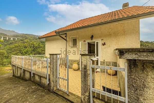 casa indipendente in vendita a Deiva Marina