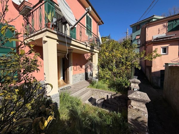 casa indipendente in vendita a Deiva Marina in zona Piazza