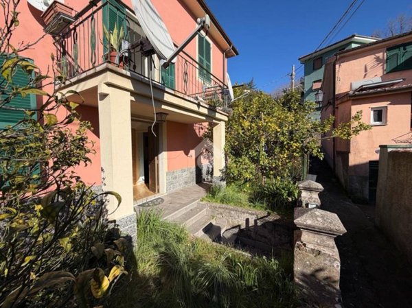 casa indipendente in vendita a Deiva Marina in zona Piazza