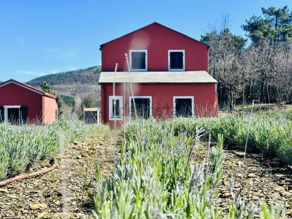 casa indipendente in vendita a Deiva Marina