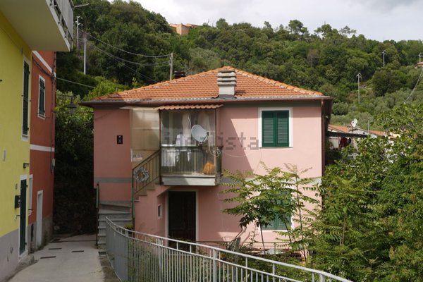 casa indipendente in vendita a Deiva Marina