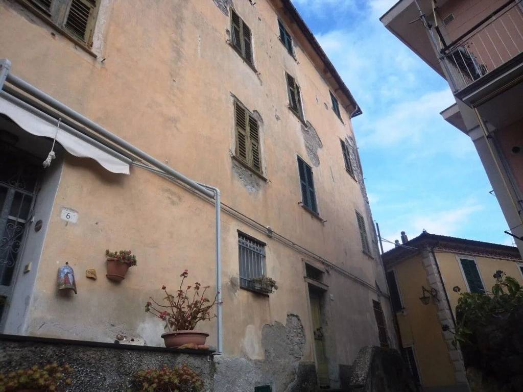 intera palazzina in vendita a Deiva Marina
