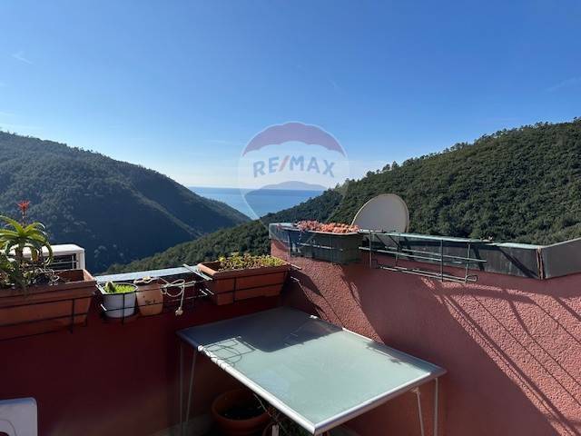 appartamento in vendita a Deiva Marina in zona Mezzema
