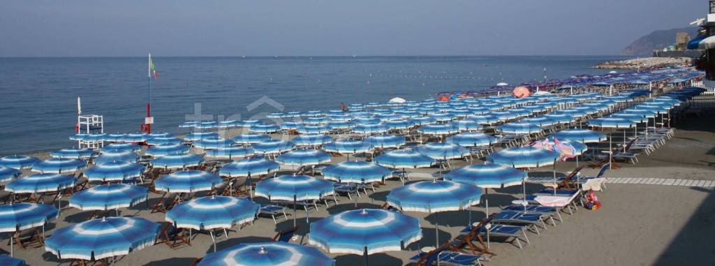 negozio in vendita a Deiva Marina