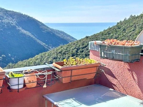 appartamento in vendita a Deiva Marina in zona Mezzema