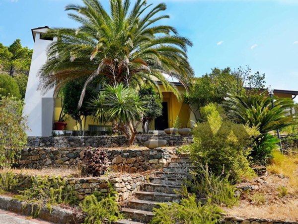 casa indipendente in vendita a Deiva Marina in zona Mezzema