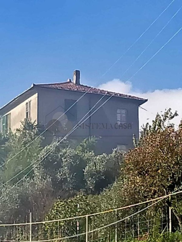 casa indipendente in vendita a Follo in zona Tivegna