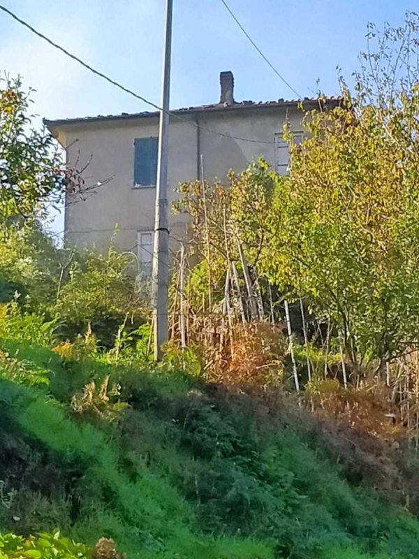 quadrivano in vendita a Follo in zona Tivegna