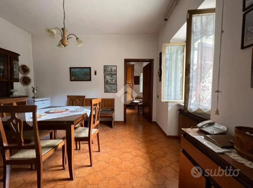 appartamento in vendita a Follo in zona Tivegna