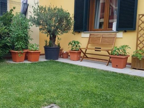 appartamento in vendita a Follo in zona Valdurasca