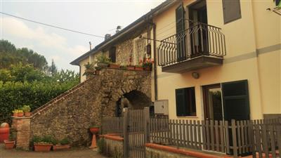 casa indipendente in vendita a Follo