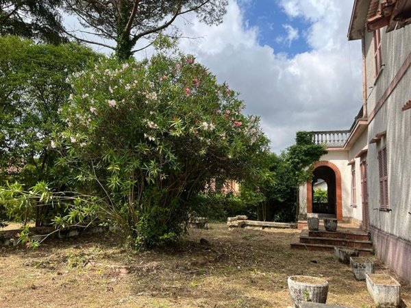 casa indipendente in vendita a Follo