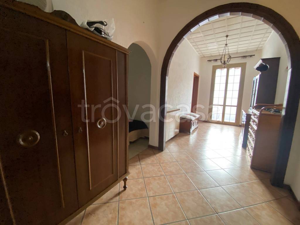 casa indipendente in vendita a Follo