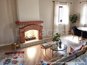 casa indipendente in vendita a Follo