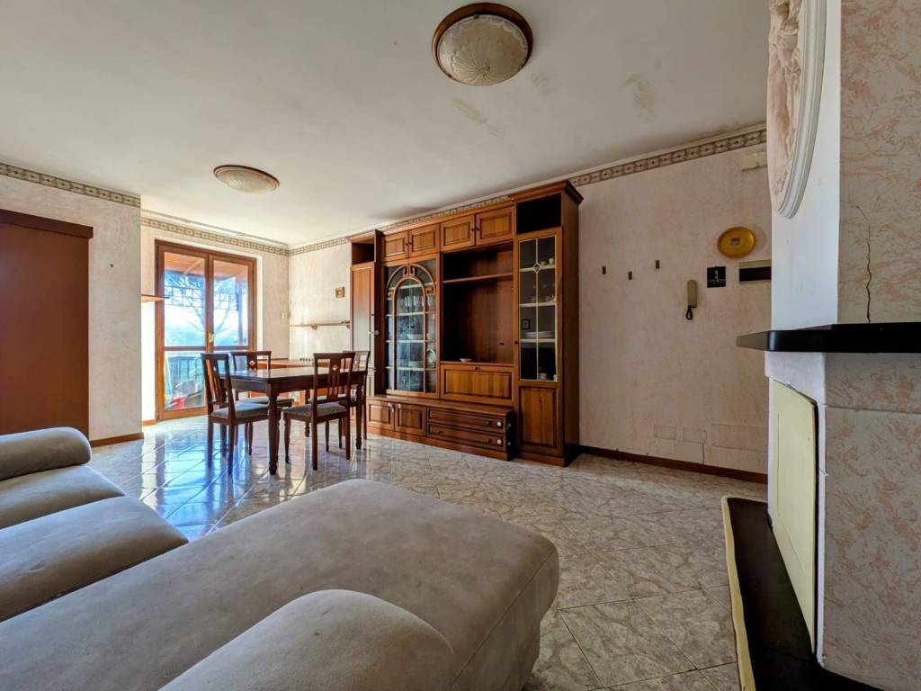 appartamento in vendita a Follo in zona Piana Battolla