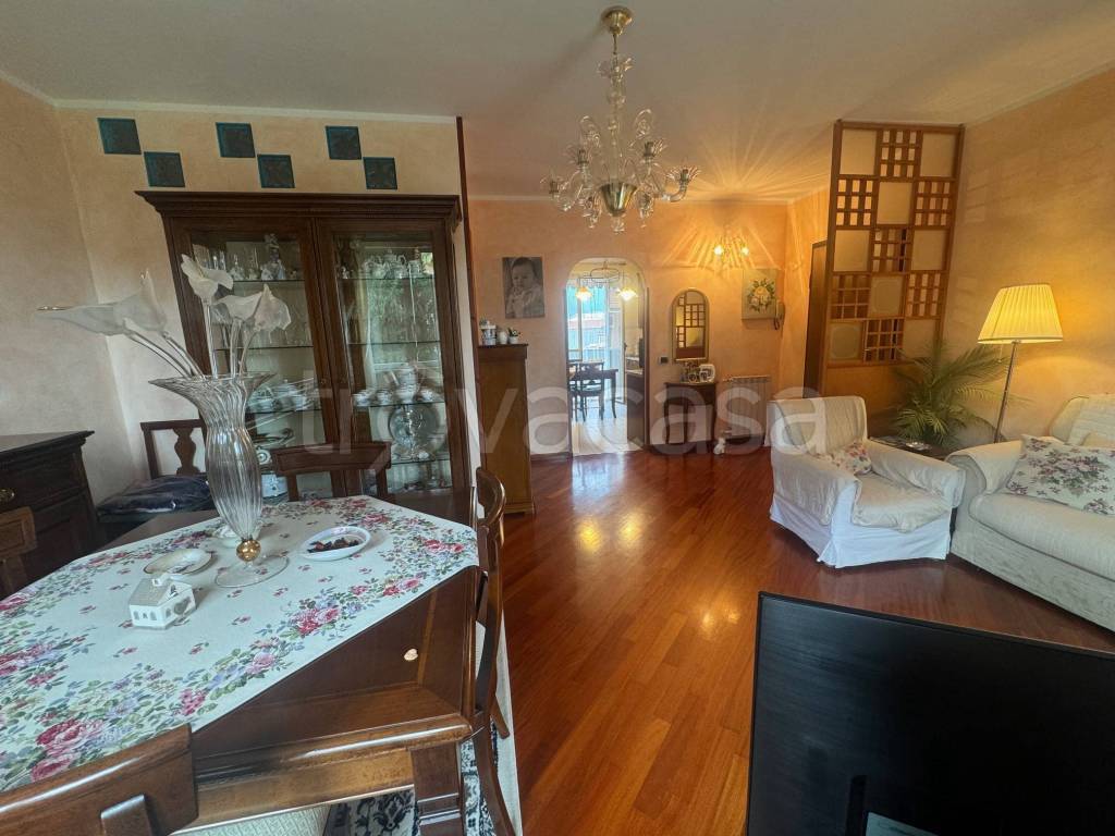 appartamento in vendita a Follo