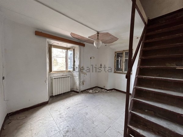 casa indipendente in vendita a Follo in zona Follo Alto