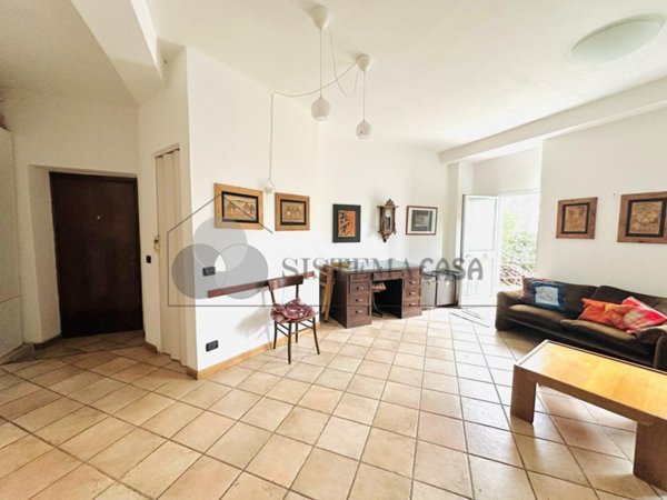 appartamento in vendita a Follo