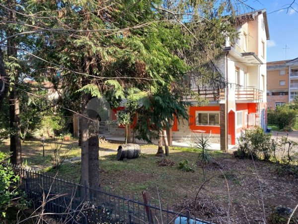 appartamento in vendita a Follo