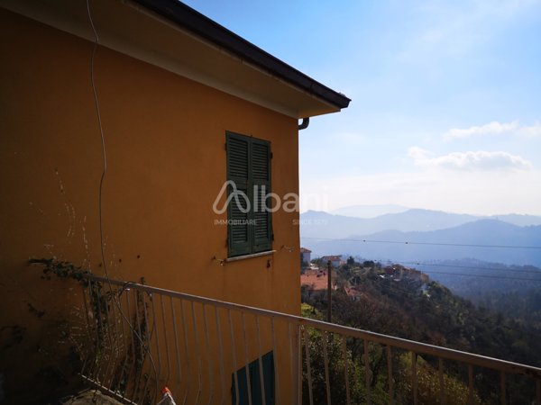 casa indipendente in vendita a Follo in zona Follo Alto