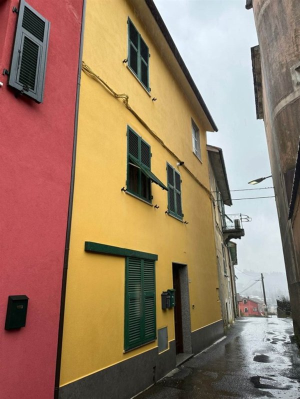 appartamento in vendita a Follo in zona Piana Battolla