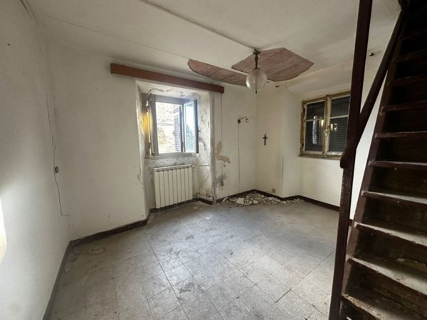 casa indipendente in vendita a Follo in zona Follo Alto