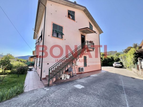 appartamento in vendita a Follo