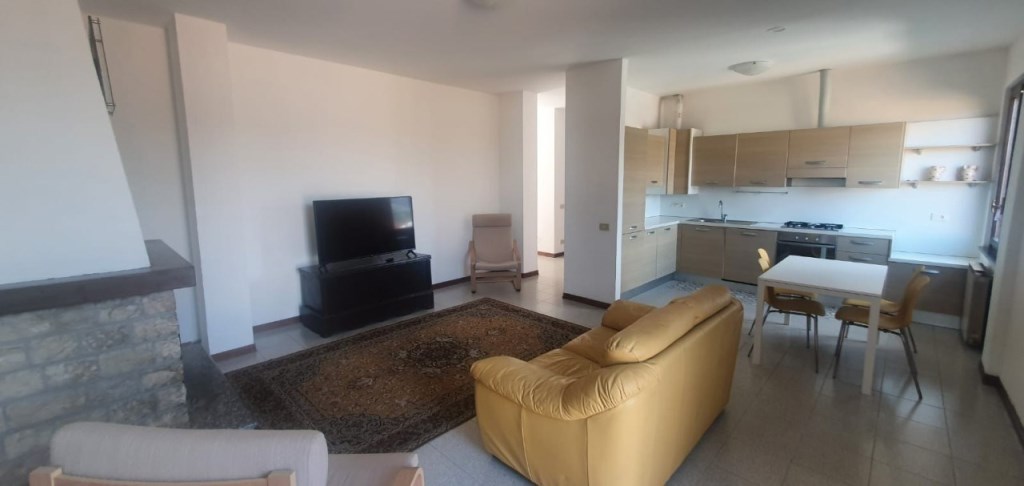 casa indipendente in vendita a Follo