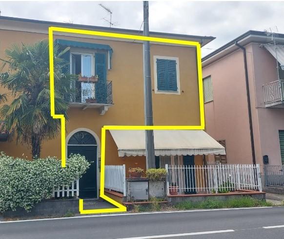 appartamento in vendita a Follo