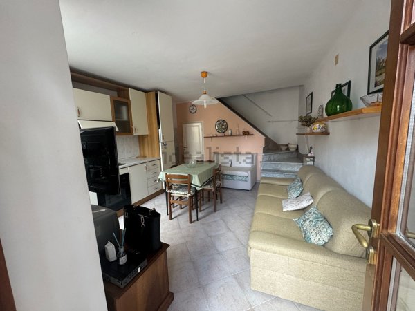 casa indipendente in vendita a Follo in zona Bastremoli