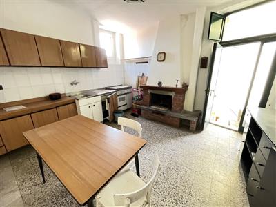 appartamento in vendita a Follo in zona Bastremoli