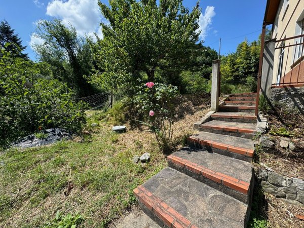 appartamento in vendita a Follo in zona Piana Battolla