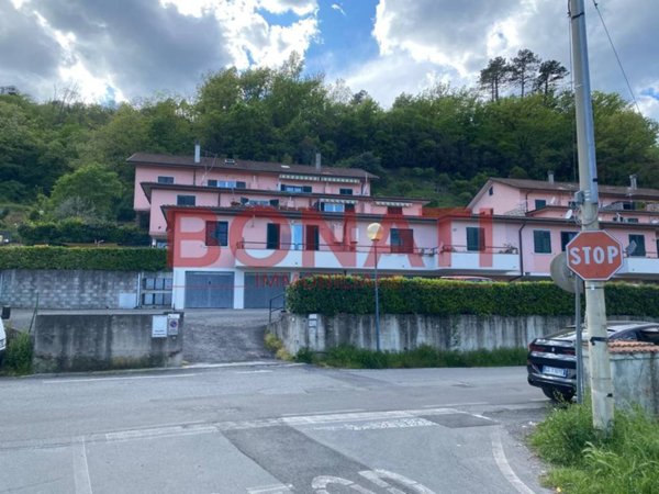 casa indipendente in vendita a Follo in zona Piano di Follo