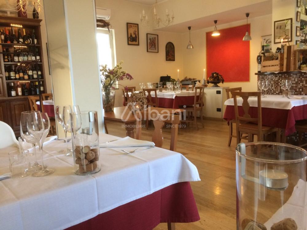 negozio in vendita a Follo in zona Piano di Follo