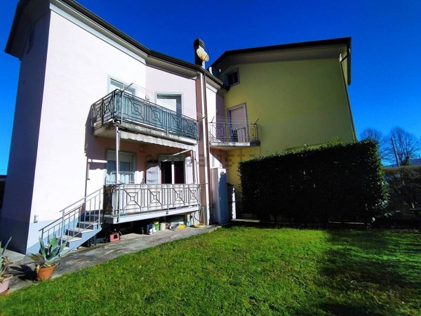 appartamento in vendita a Follo