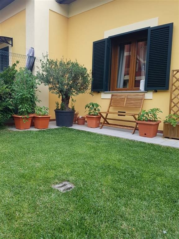quadrivano in vendita a Follo in zona Valdurasca