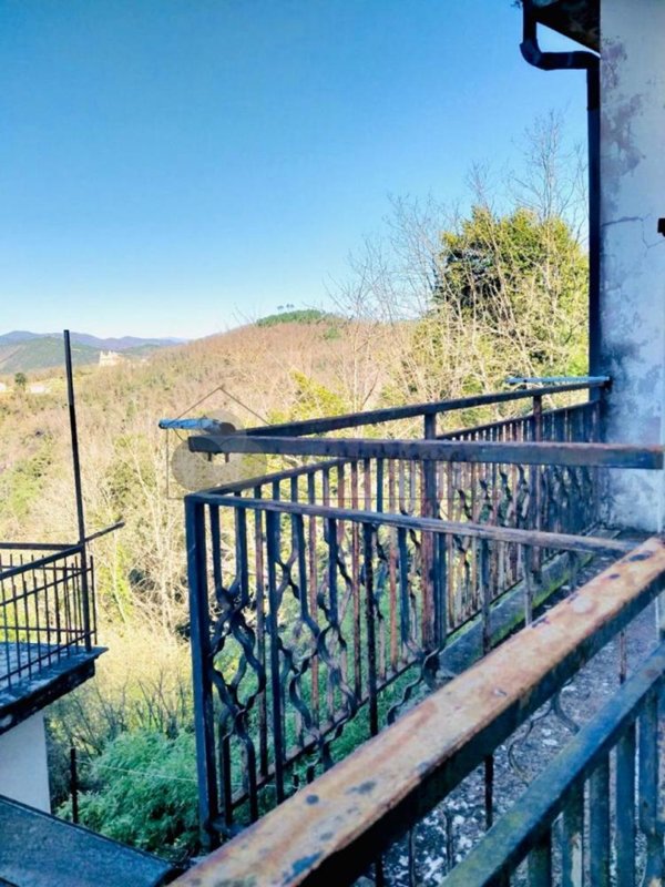 appartamento in vendita a Follo