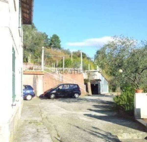 casa indipendente in vendita a Follo