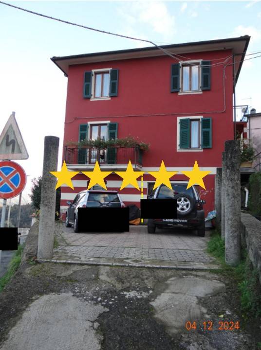 appartamento in vendita a Follo in zona Bastremoli
