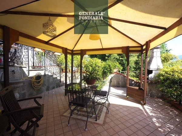 appartamento in vendita a Follo