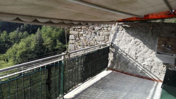 casa indipendente in vendita a Follo in zona Valdurasca