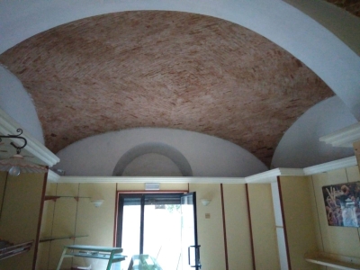 locale commerciale in vendita a Follo