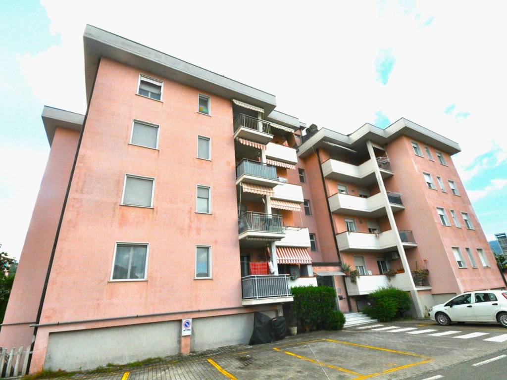 appartamento in vendita a Follo in zona Piano di Follo