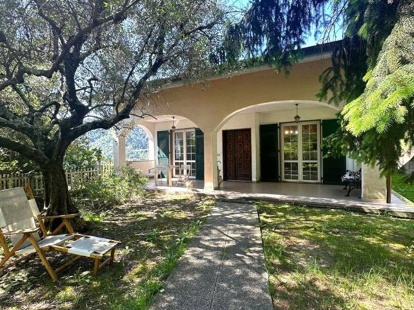 casa indipendente in vendita a Follo in zona Tivegna