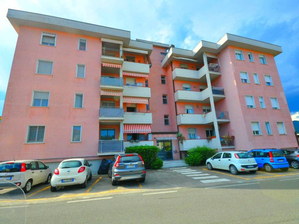 appartamento in vendita a Follo in zona Piano di Follo