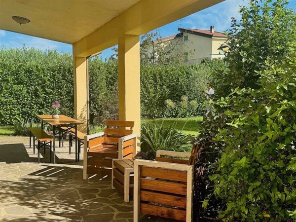 casa semindipendente in vendita a Follo