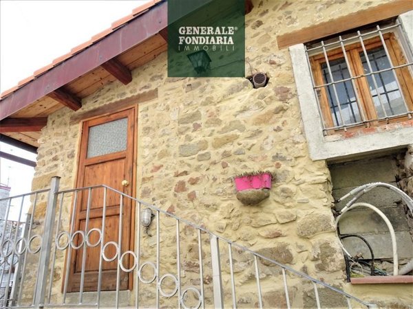casa indipendente in vendita a Follo in zona Follo Alto